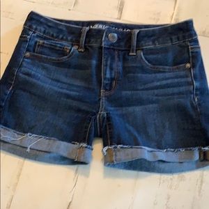 AEO cuff midi shorts (size2)